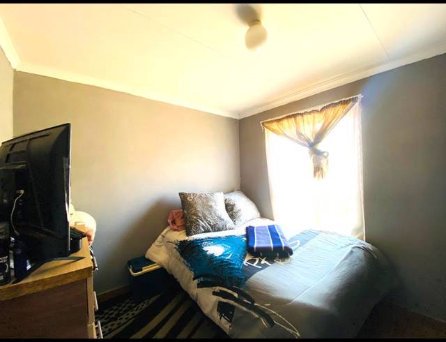 2 BEDROOM HOUSE FOR SALE IN SAVANNA CITY